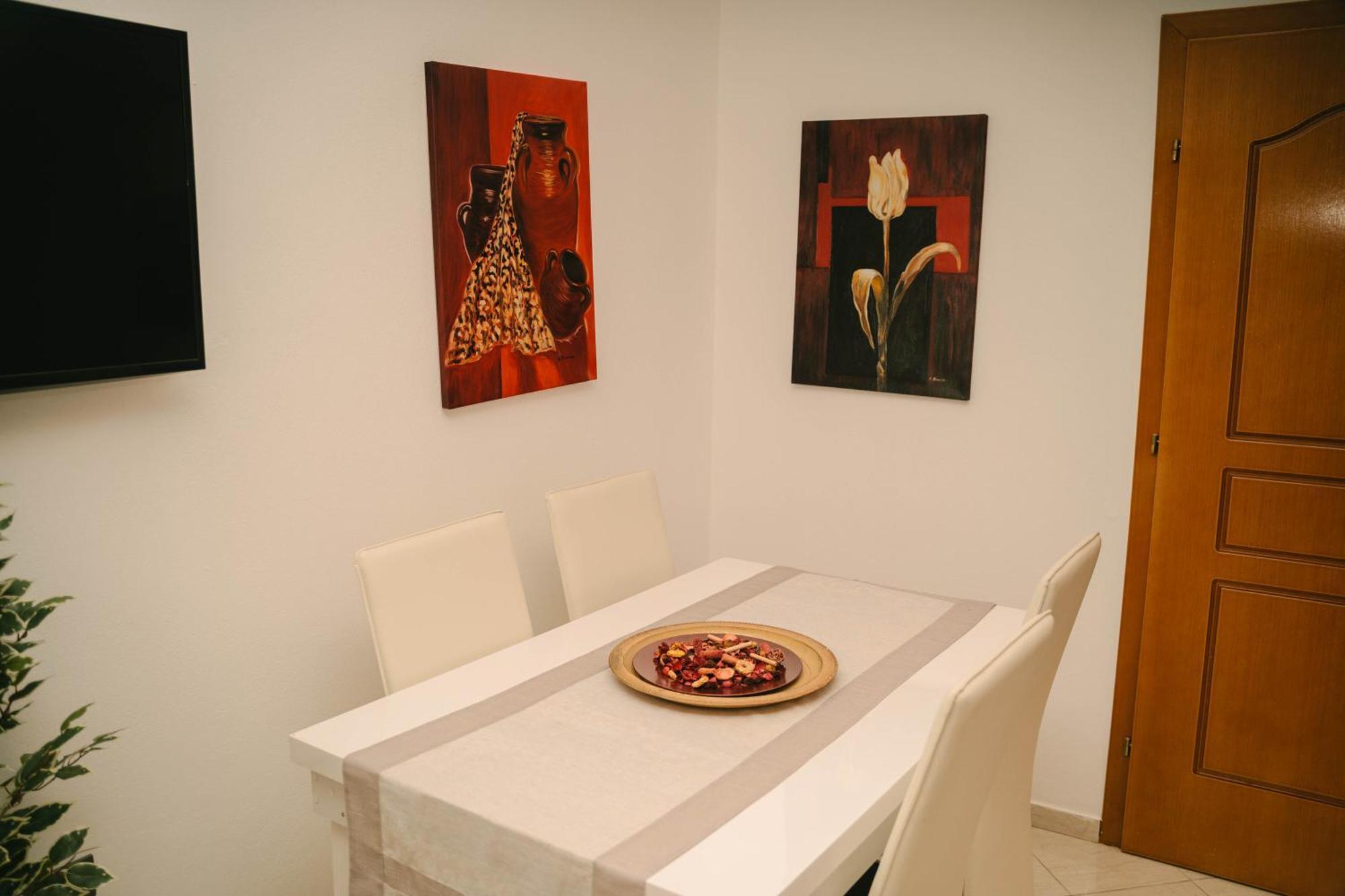 Peaceful Villa In New Bazaar ติรานา ภายนอก รูปภาพ