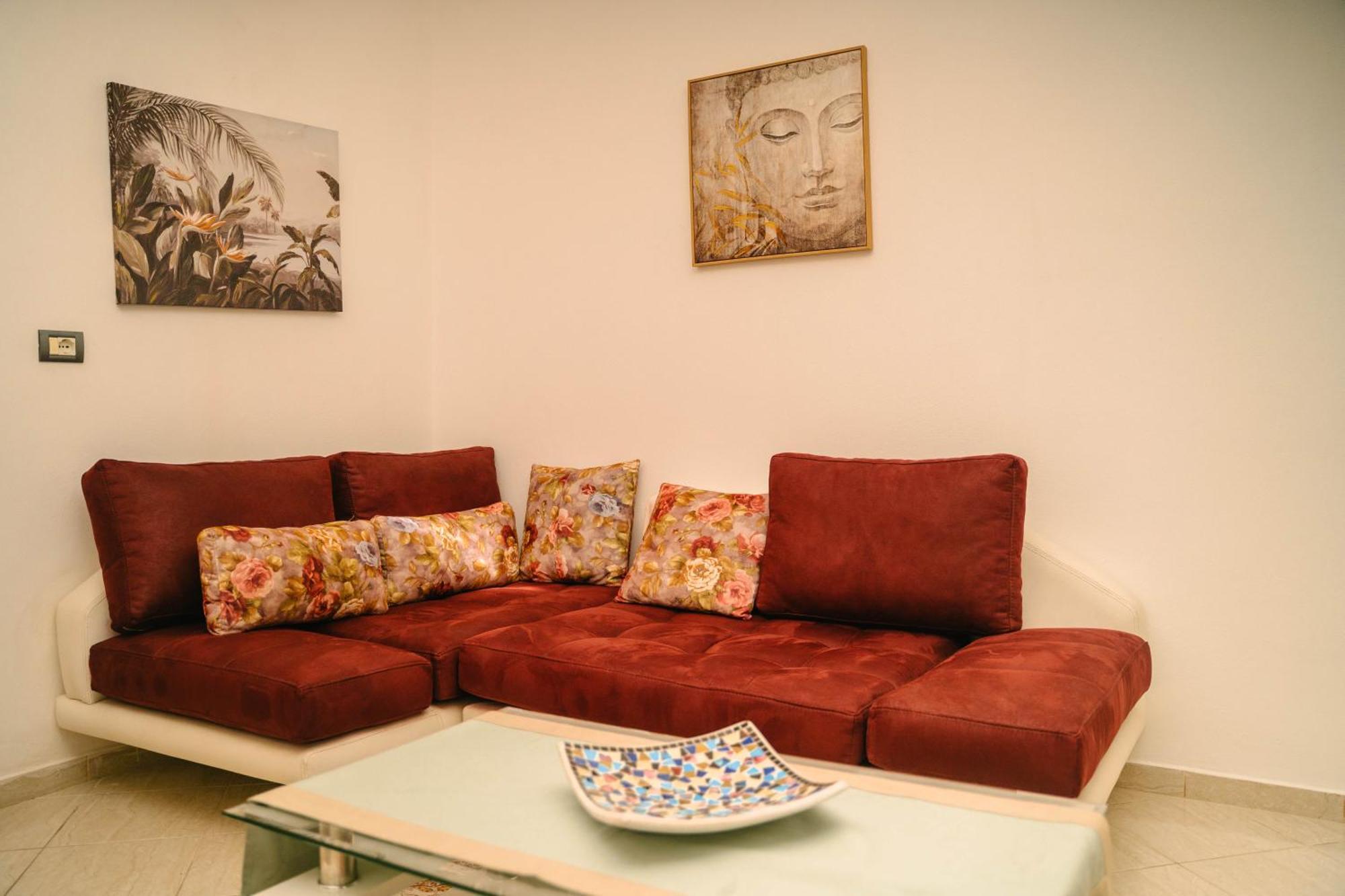 Peaceful Villa In New Bazaar ติรานา ภายนอก รูปภาพ