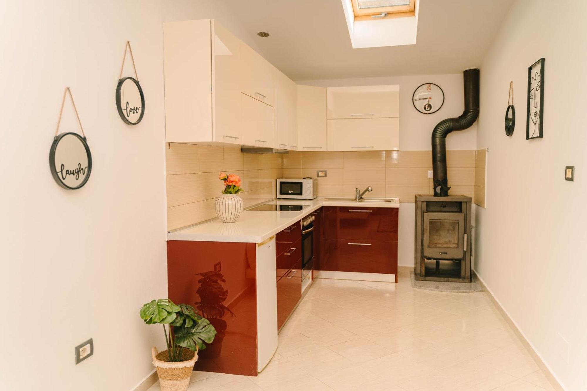 Peaceful Villa In New Bazaar ติรานา ภายนอก รูปภาพ